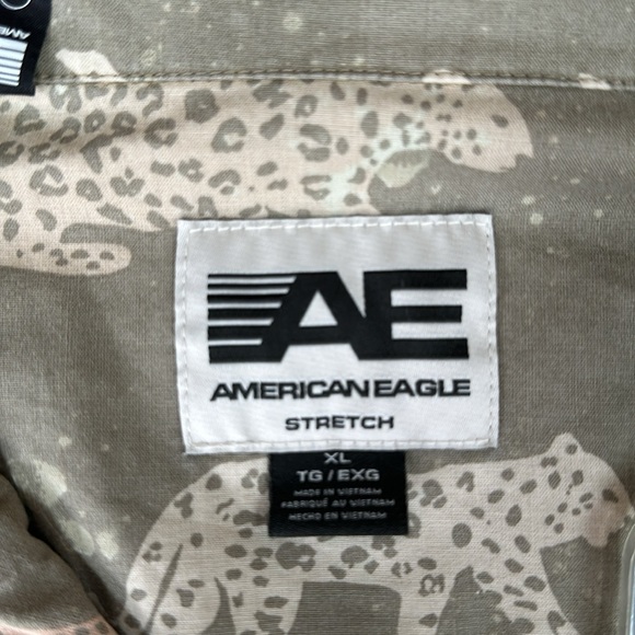 American Eagle Stretch Printed Button-Up Poolside Shirt - Picture 6 of 9